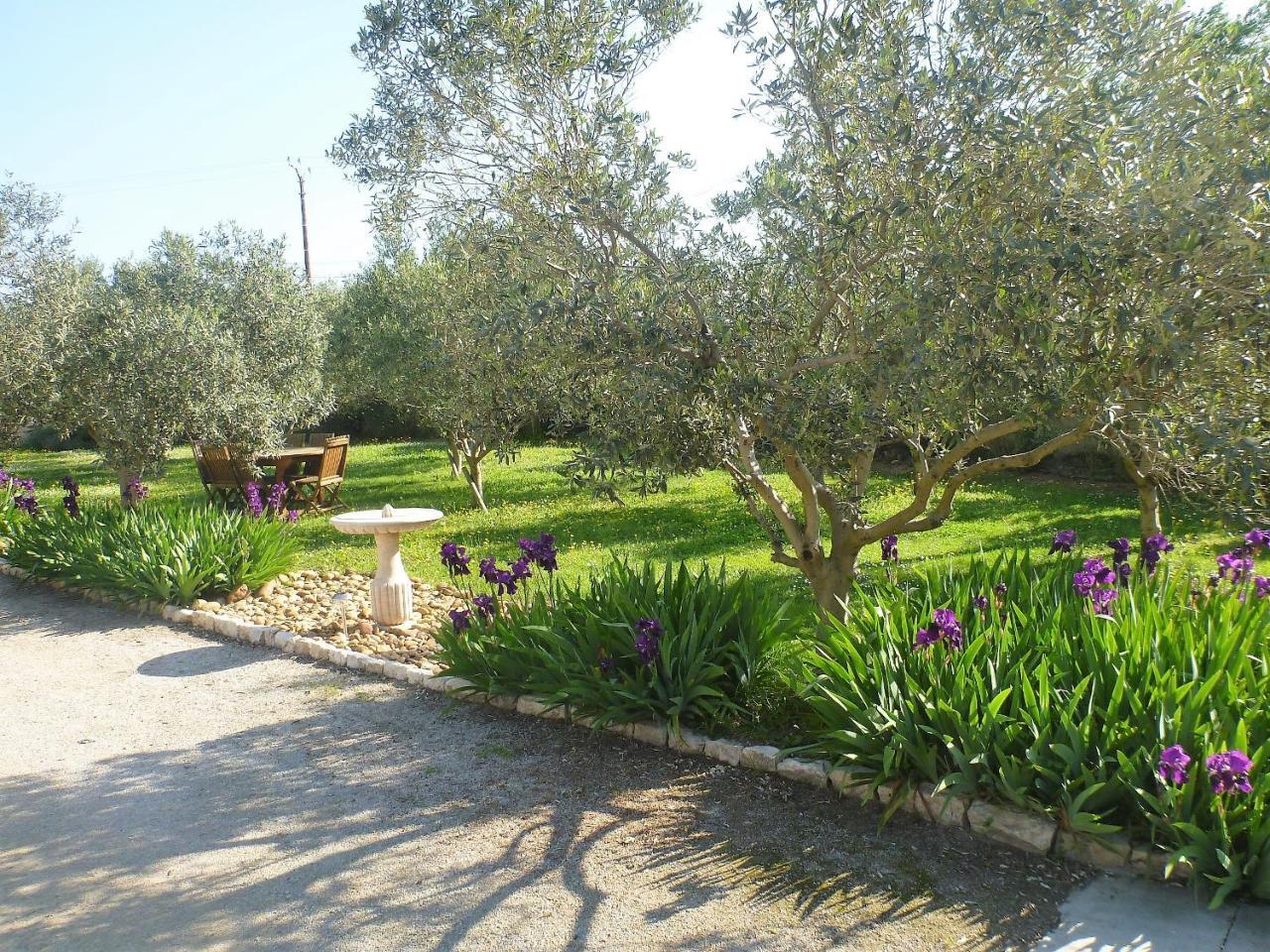 Le Mas De Gleyzes B&B De Charme Lédenon Exterior foto